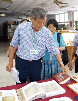 柯安正擔任高雄市立圖書館評鑑委員,串起公共圖書館與監獄的合作關係。
