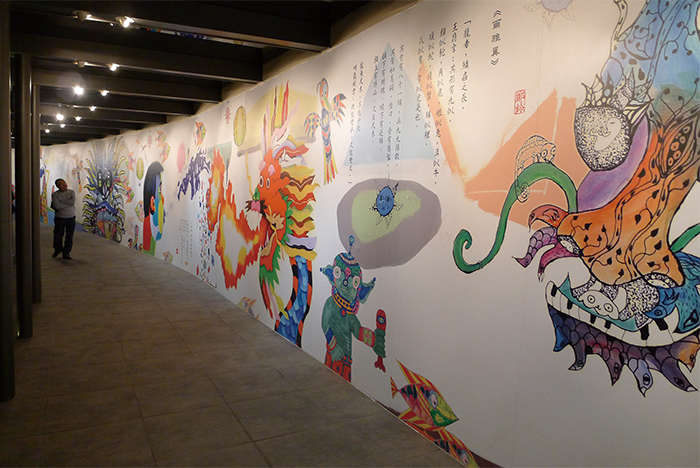 得獎作品透過媒合，成為建案接待中心裡展示的大型藝術牆。