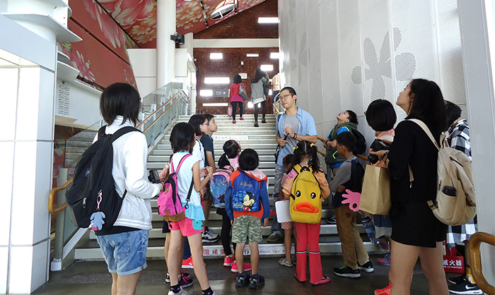 苗栗市圖曾舉辦車站建築走讀之旅，帶民眾探訪城市角落裡的秘寶。