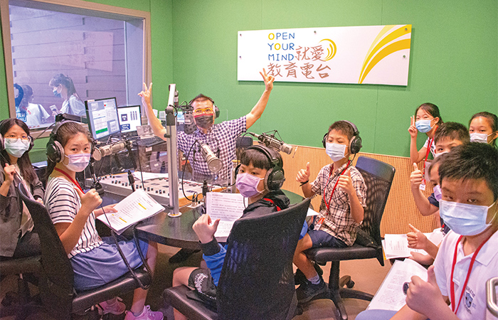 廣播電台體驗課程對小騎士來說既難得又新奇,所以每個人都把握可以上場的機會,盡力發揮、分享參與心得。