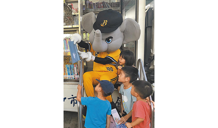 「閱讀全壘打」結合棒球活動，開拓閱讀新體驗。
