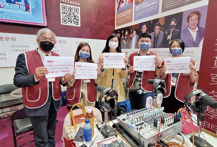 世新廣播電臺於今年大學博覽會在攤位上展現Open Studio 戶外錄音室,成為全場最吸睛學校。