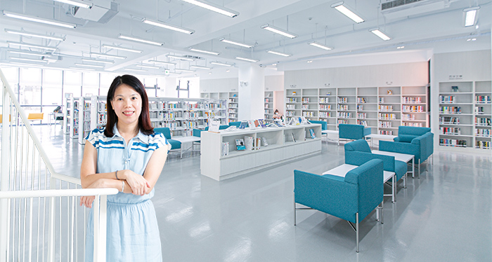 陳秋華主任推廣各式活動,吸引民眾前來圖書館。