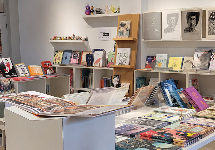 不管家具還是展示道具，都是為了凸顯書本的重要性。