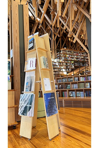館藏包含檮原町及隅研吾相關的建築籍。