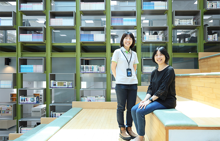 楊馥菱(右)表示,鹽埕圖書館盛產的「鹽」為設計核心,定位以科普教育為主。