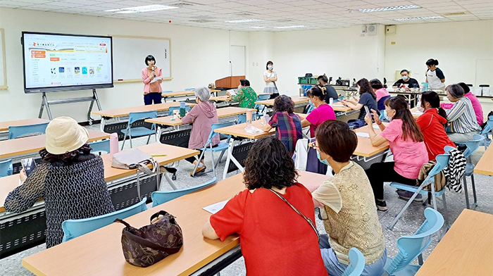 國資圖與地方鄉鎮圖書館合作推出主題式數位閱讀活動，包括兒童繪本、外語學習、休閒生活、資訊素養、科技應用等。