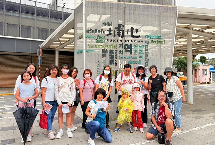小兔子書坊舉辦讀書會及茶香走讀活動,從閱讀延伸到地方文化體驗。