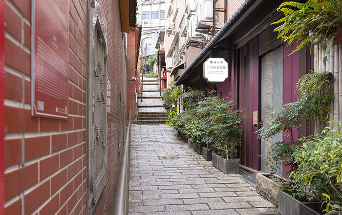 重建街