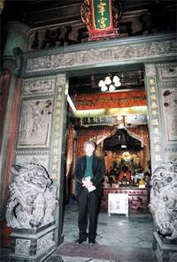 帕慕克以偏離主流文明的角度寫作