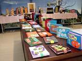 配合信義鄉農產品展示，圖書館也提供相關書籍。