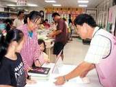 新營市立圖書館全國好書交換是天天進行的。