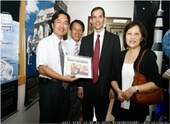 陳銘珍校長、陳俊仁館長、何志發言人、王珮琪館長合照。(由左至右)