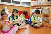 豐原市立圖書館開風氣之先,設置兒童漫畫區,還曾邀請學童過濾出不適合兒童閱讀的漫畫。