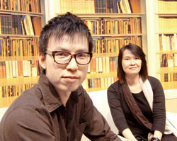 噗浪微網誌共同創辦人雲惟彬(左)及《數位時代》、《經理人》月刊總編輯長林文玲，兩位來自不同背景的主講者，跨界交鋒，暢談個人對新閱讀模式的體驗與見解。
