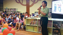 甲仙國小的校長林華曲藉由拔河運動幫助孩子找回活力，結果竟是孩子拼命拔河的毅力翻轉了甲仙的命運。