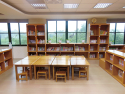 蘆竹市立圖書館山腳K書中心專門為小朋友規劃一處兒童室。(蘆竹市立圖書館提供)