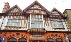 貝利學院及皇家博物館(THE BEANEY INSTITUTE & ROYAL MUSEUM)正面入口保留原建築( 文化遺產) 立面。( 葉翠玲提供) 貝利學院及皇家博物館(THE BEANEY INSTITUTE & ROYAL MUSEUM)正面入口保留原建築( 文化遺產) 立面。( 葉翠玲提供)