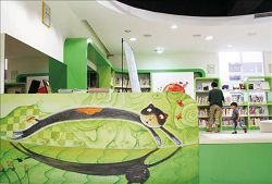 雲林在地畫家張真輔作品《超越》。