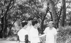 清兵古墓的調查計畫，即是僱用宜蘭縣籍大專生來執行。（陳建安攝；宜蘭縣史館提供）
