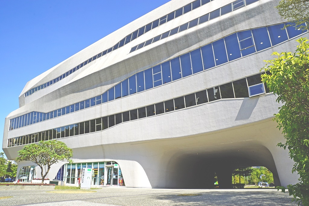 當你開始踏上旅途，路就會自己展開。——詩人魯米